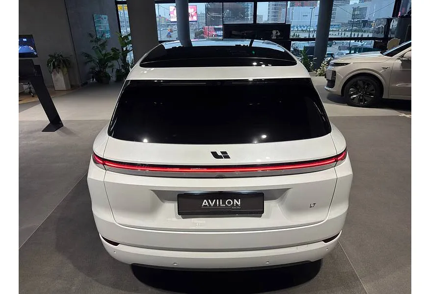 Li Auto L7 1.5 AT 4WD (449 л.с.) Ultra Белый в АВИЛОН. Слайд №3