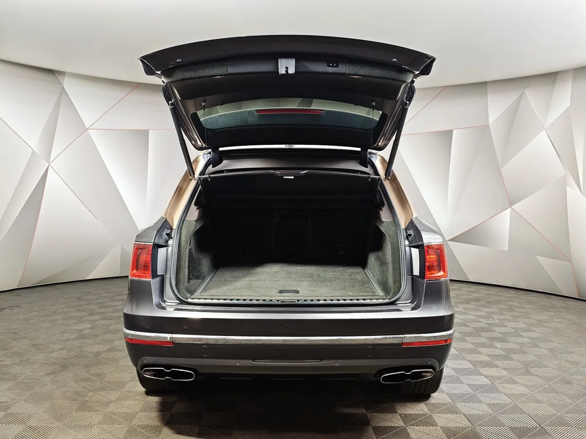 Bentley Bentayga 4.0 AT AWD (550 л.с.) Серый в АВИЛОН. Слайд №12