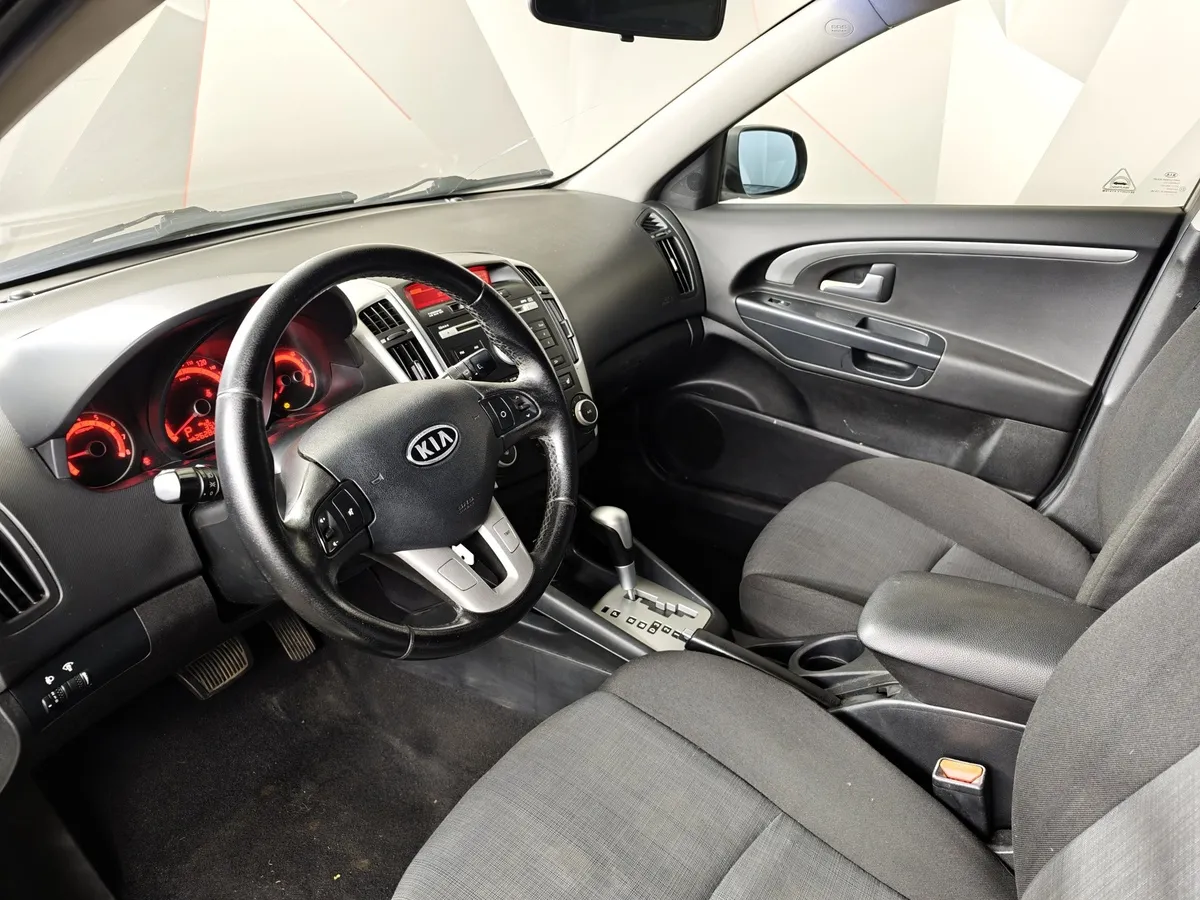 Kia Ceed 1.6 AT (122 л.с.) Серебристый в АВИЛОН. Слайд №19