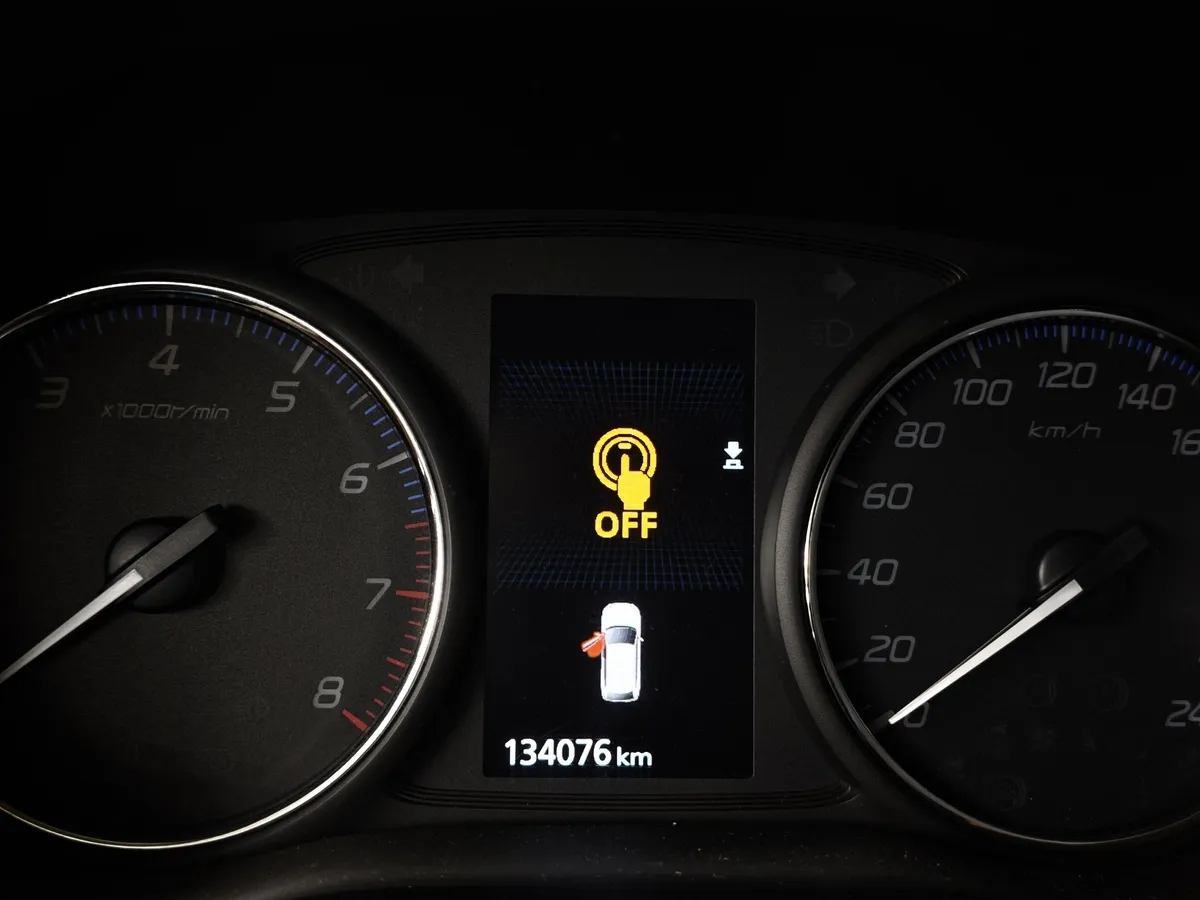 Mitsubishi Outlander 2.0 CVT 4WD (146 л.с.) Черный в АВИЛОН. Слайд №18