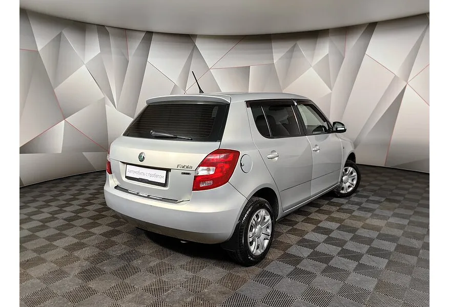 Skoda Fabia 1.4 MT (125 л.с.) Желтый в АВИЛОН. Слайд №2