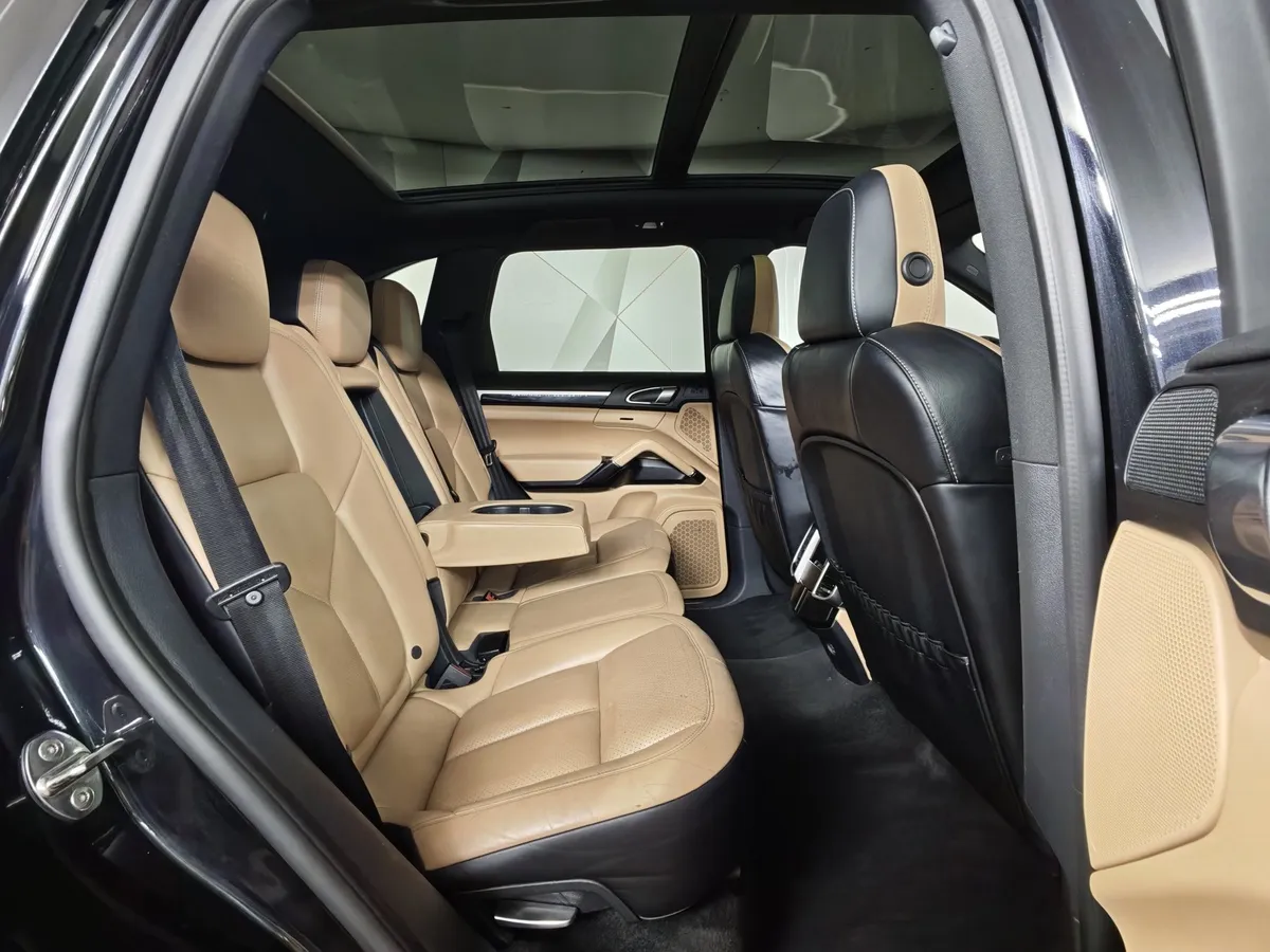 Porsche Cayenne Diesel 3.0 Tiptronic S AWD (245 л.с.) Черный в АВИЛОН. Слайд №15