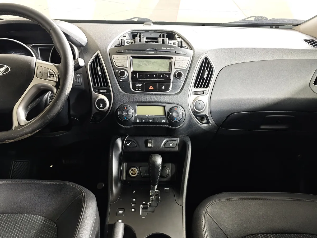 Hyundai ix35 2.0 CRDi AT 4WD (184 л.с.) Travel Серый в АВИЛОН. Слайд №13