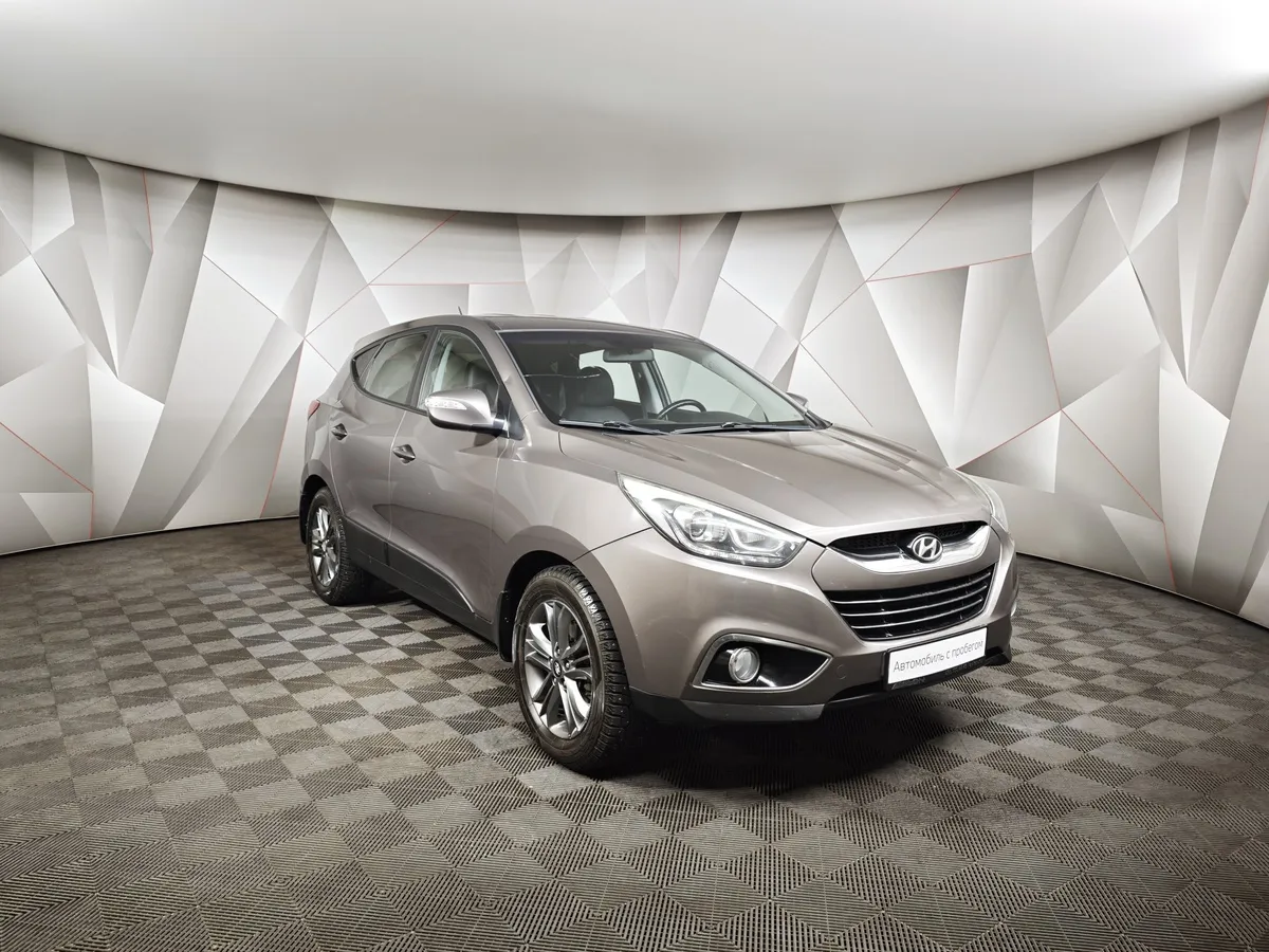 Hyundai ix35 2.0 AT (150 л.с.) Comfort Коричневый в АВИЛОН. Слайд №3