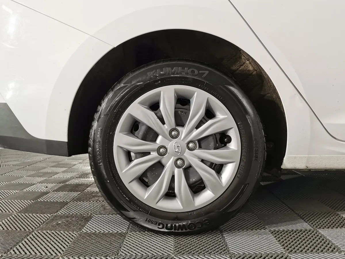 Hyundai Solaris 1.6 AT (123 л.с.) Comfort Белый в АВИЛОН. Слайд №9
