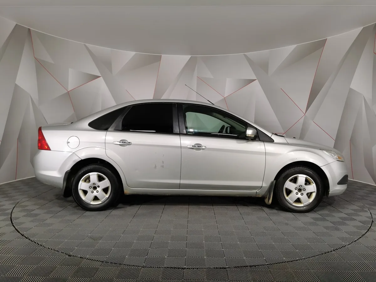 Ford Focus 1.6 MT (101 л.с.) Comfort Серебристый в АВИЛОН. Слайд №6