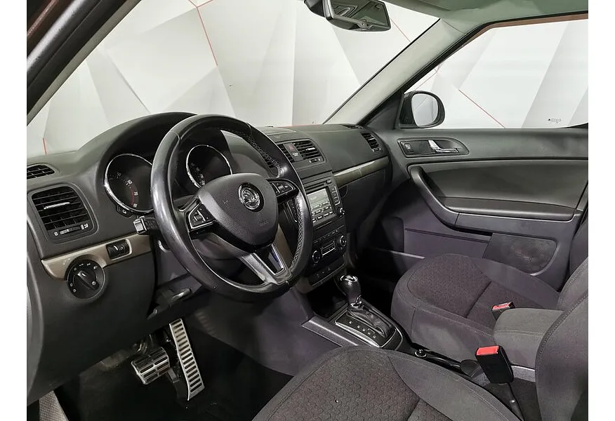 Skoda Yeti 1.8 TSI 4x4 DSG (152 л.с.) Коричневый в АВИЛОН. Слайд №19