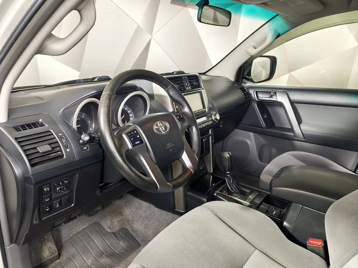 Toyota Land Cruiser Prado 3.0 D AT 4WD (173 л.с.) Белый в АВИЛОН. Слайд №19