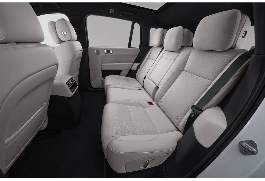 Li Auto L6 1.5 AT 4WD (150 л.с.) Pro Серый в АВИЛОН. Слайд №4