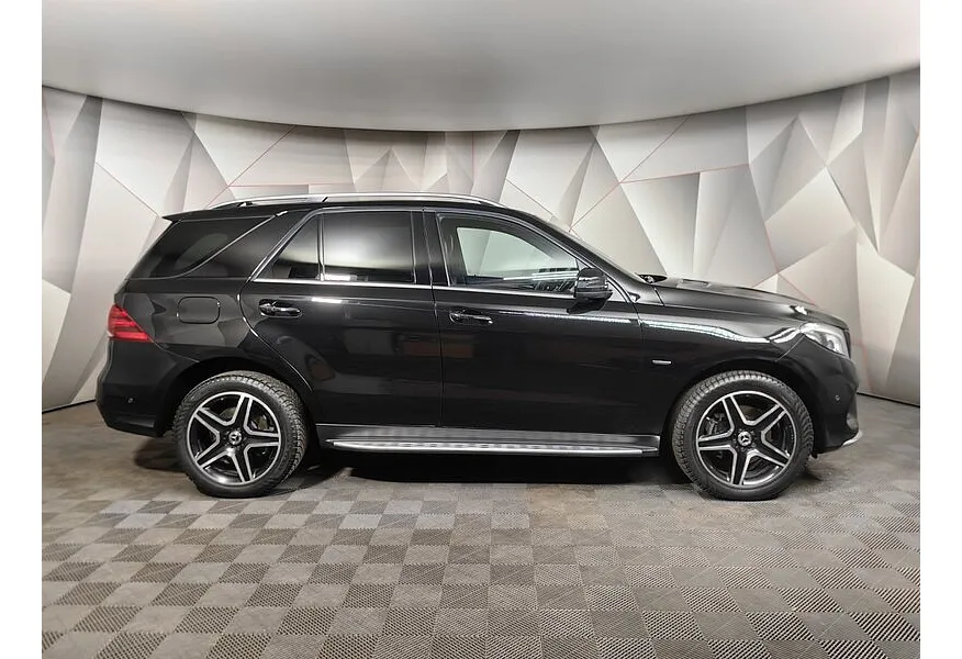 Mercedes-Benz GLE 300 4MATIC 7G-TRONIC Plus (249 л.с.) Grand Edition Черный в АВИЛОН. Слайд №6