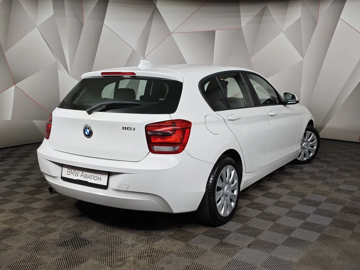 BMW 1 серия 116i AT (136 л.с.) Белый в АВИЛОН. Слайд №2
