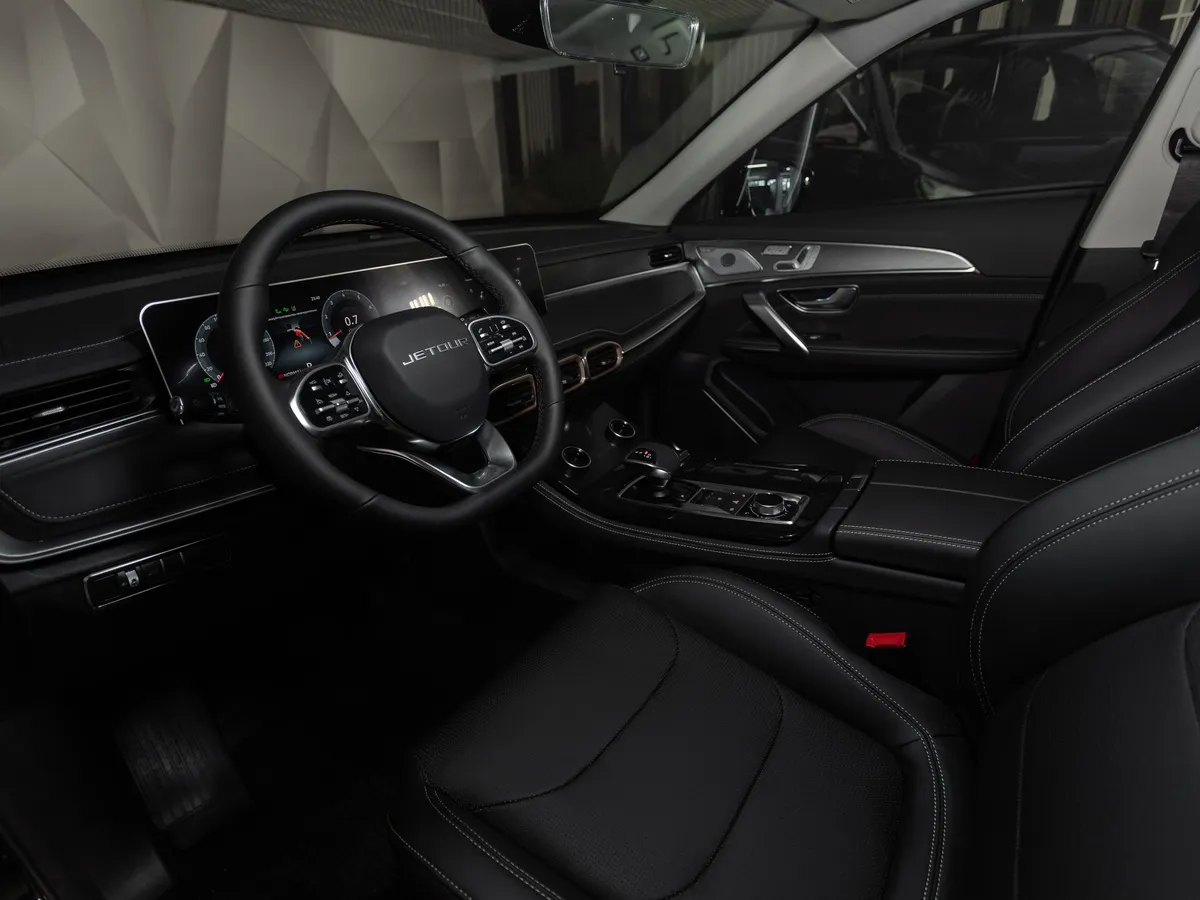 JETOUR X70 Plus 1.6 DCT (190 л.с.) Luxury Черный в АВИЛОН. Слайд №5