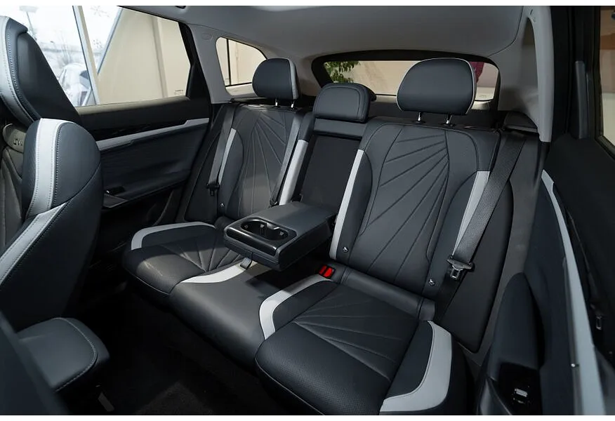 Geely Atlas 1.5T DCT FWD (147 л.с.) Luxury Белый в АВИЛОН. Слайд №5