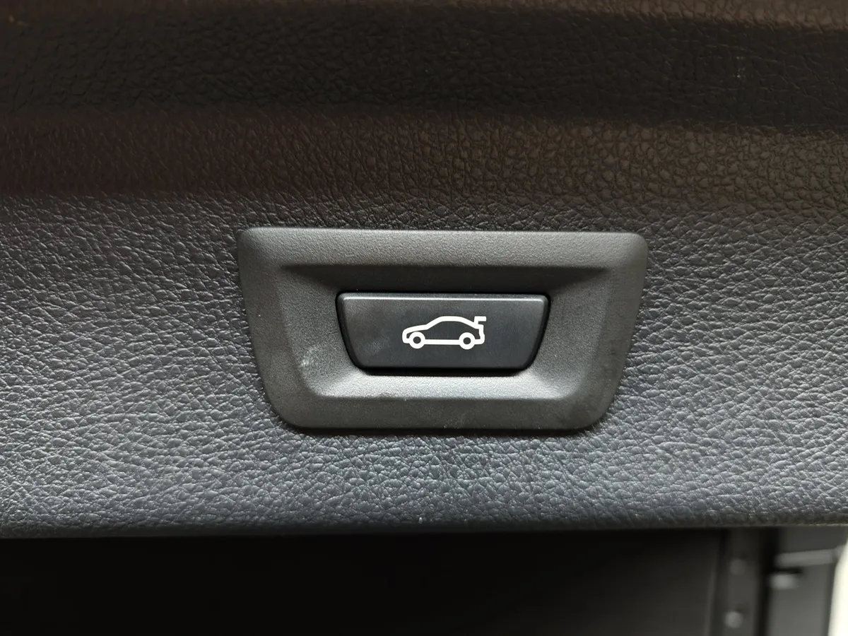 BMW 3 серия 320i xDrive AT (184 л.с.) Серебристый в АВИЛОН. Слайд №16