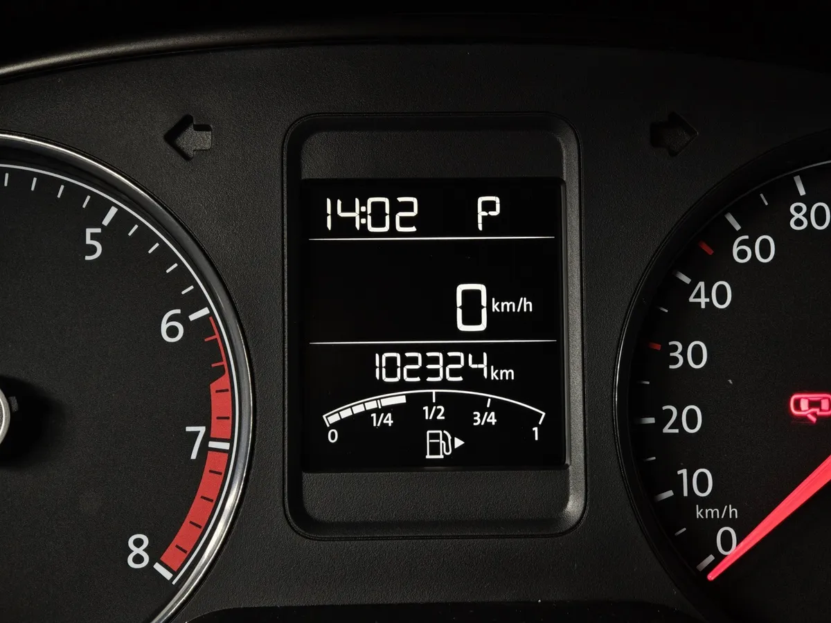 Volkswagen Polo 1.6 MPI AT (110 л.с.) Trendline Серебристый в АВИЛОН. Слайд №18