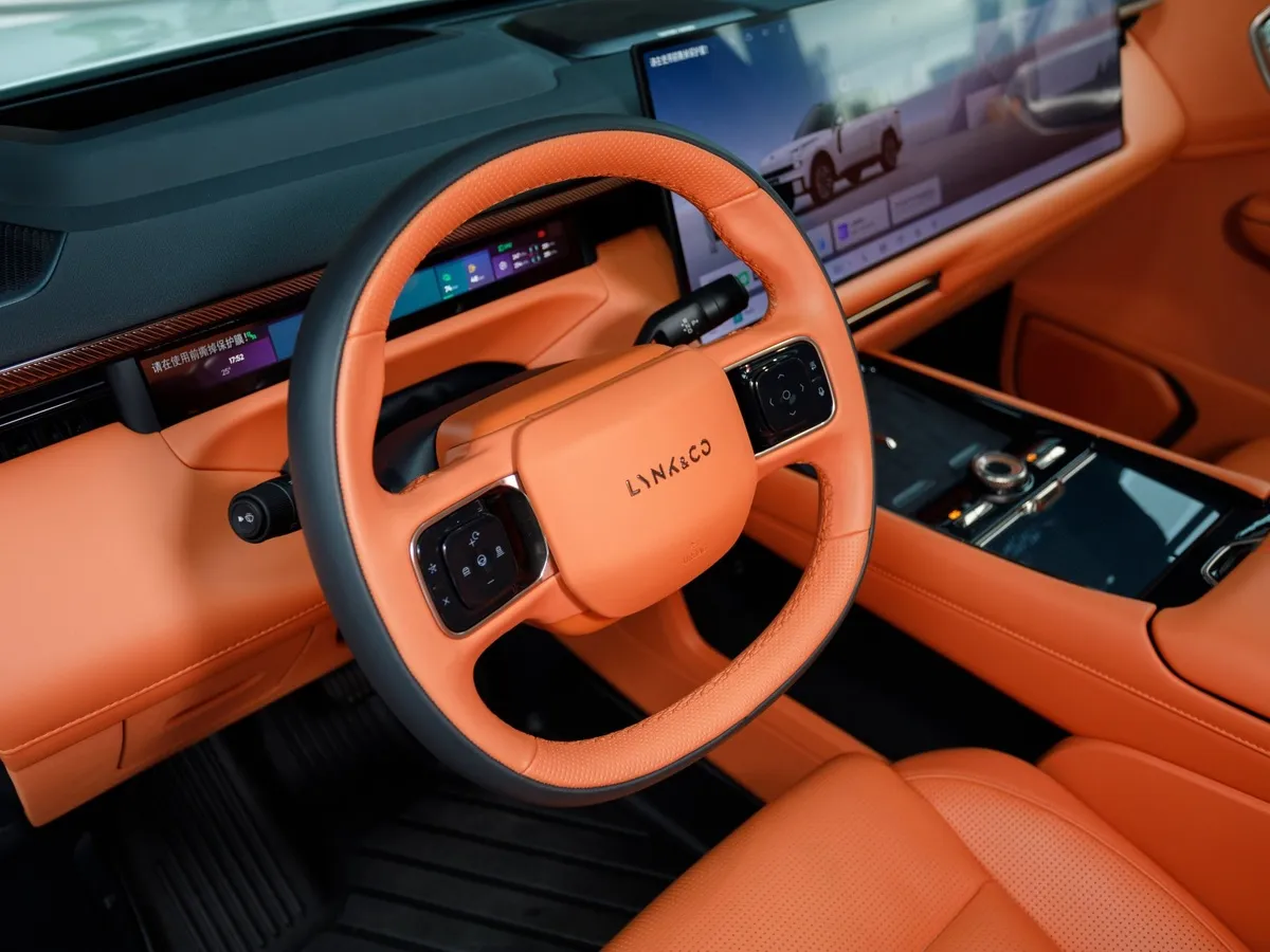 Lynk & Co 900 2.0 AT 4WD (884 л.с.) Ultra Белый в АВИЛОН. Слайд №8