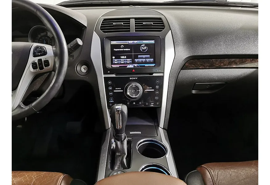 Ford Explorer 3.5 SelectShift 4WD (294 л.с.) Коричневый в АВИЛОН. Слайд №15