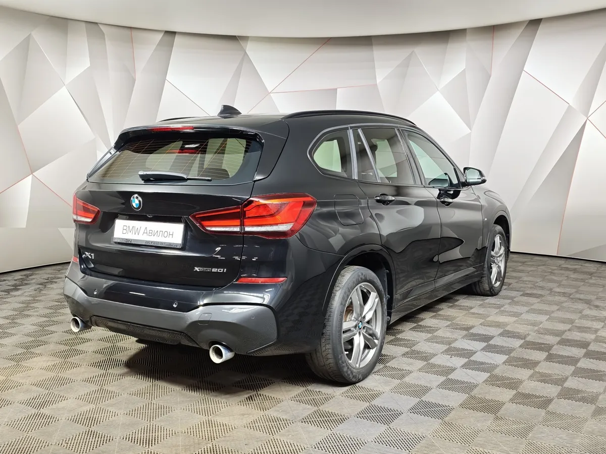 BMW X1 20i xDrive Steptronic AT (192 л.с.) M Sport Черный в АВИЛОН. Слайд №2