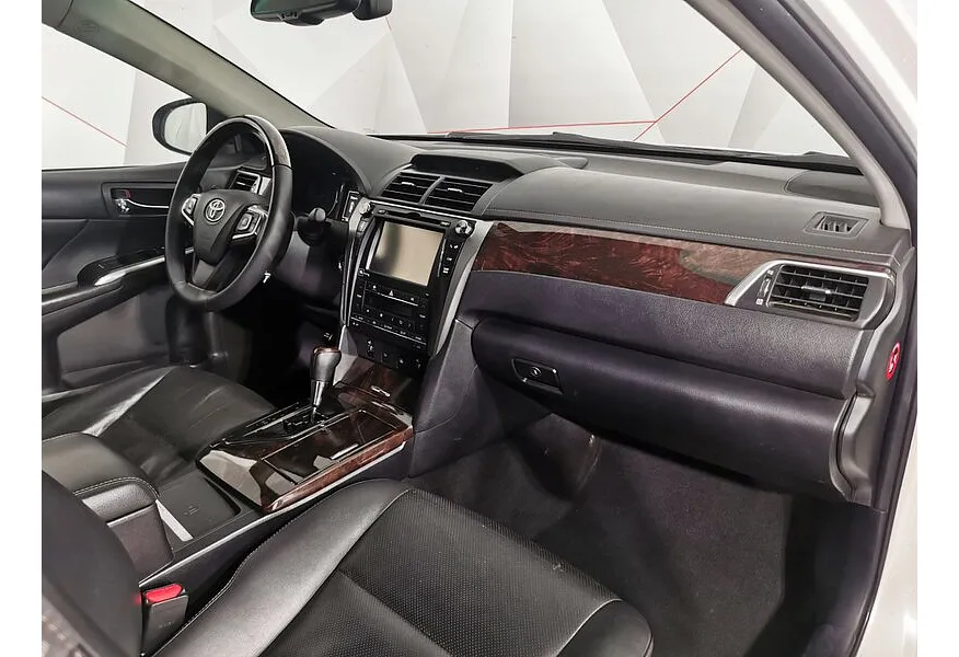 Toyota Camry 3.5 AT (249 л.с.) Белый в АВИЛОН. Слайд №12 Toyota Camry 3.5 AT (249 л.с.) Белый в АВИЛОН. Слайд №12