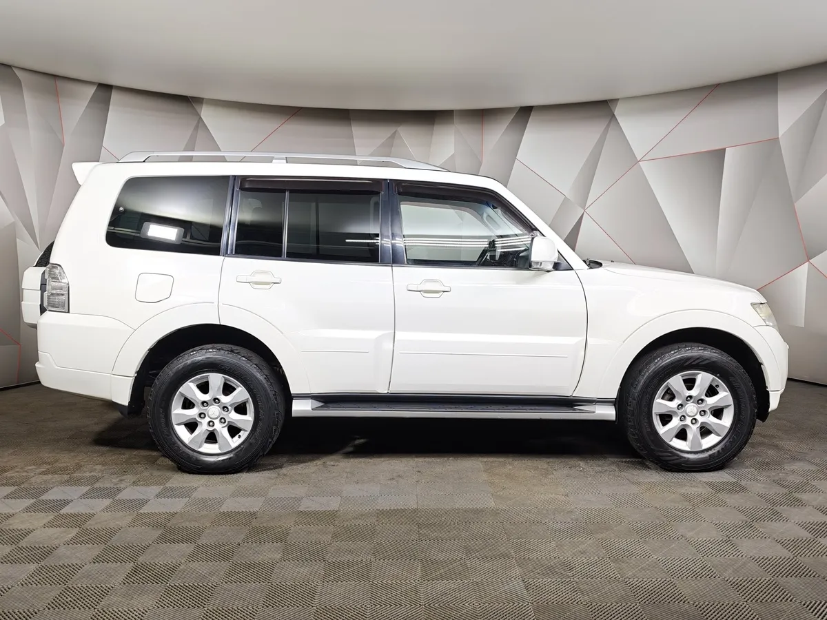 Mitsubishi Pajero 3.0 AT AWD (174 л.с.) Ultimate S46 Белый в АВИЛОН. Слайд №6