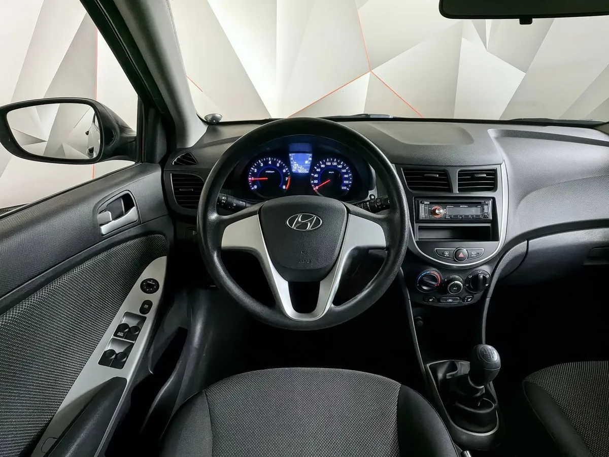 Hyundai Solaris 1.4 MT (107 л.с.) Active Черный в АВИЛОН. Слайд №20