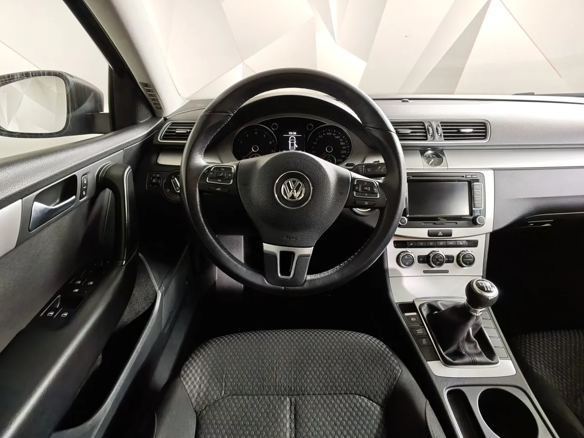Volkswagen Passat 1.8 TSI MT (152 л.с.) Trendline Коричневый в АВИЛОН. Слайд №20