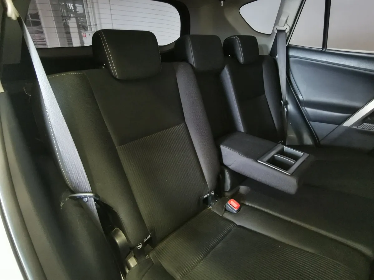 Toyota RAV4 2.2 D AT 4WD (150 л.с.) Комфорт Белый в АВИЛОН. Слайд №16
