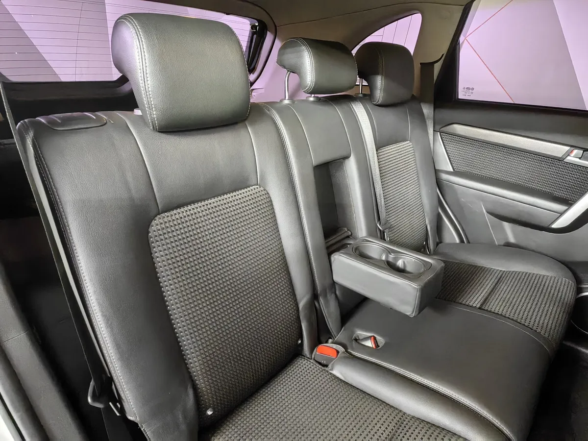 Chevrolet Captiva 2.4 AT (5 мест) (167 л.с.) LT Серый в АВИЛОН. Слайд №16