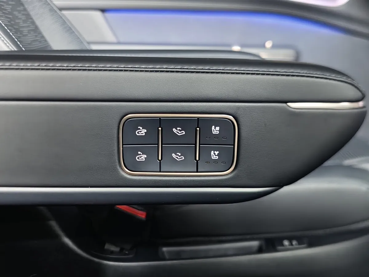 Lynk & Co 900 2.0 AT 4WD (884 л.с.) Discovery Черный в АВИЛОН. Слайд №25