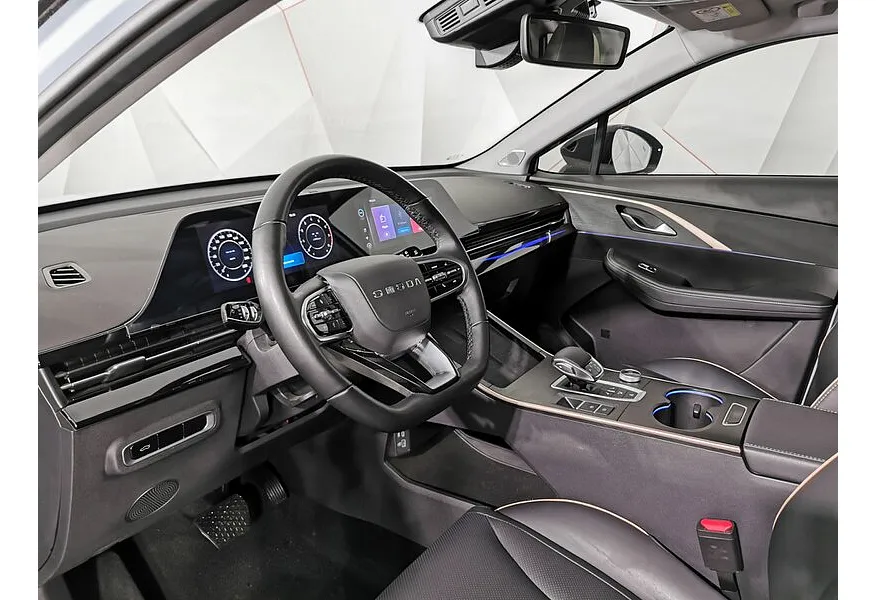 Omoda C5 1.5T CVT (147 л.с.) Ultimate (двухцветный, красные элементы экстерьера) Синий в АВИЛОН. Слайд №19