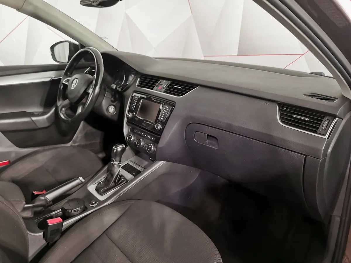 Skoda Octavia 1.6 AT (110 л.с.) Коричневый в АВИЛОН. Слайд №12