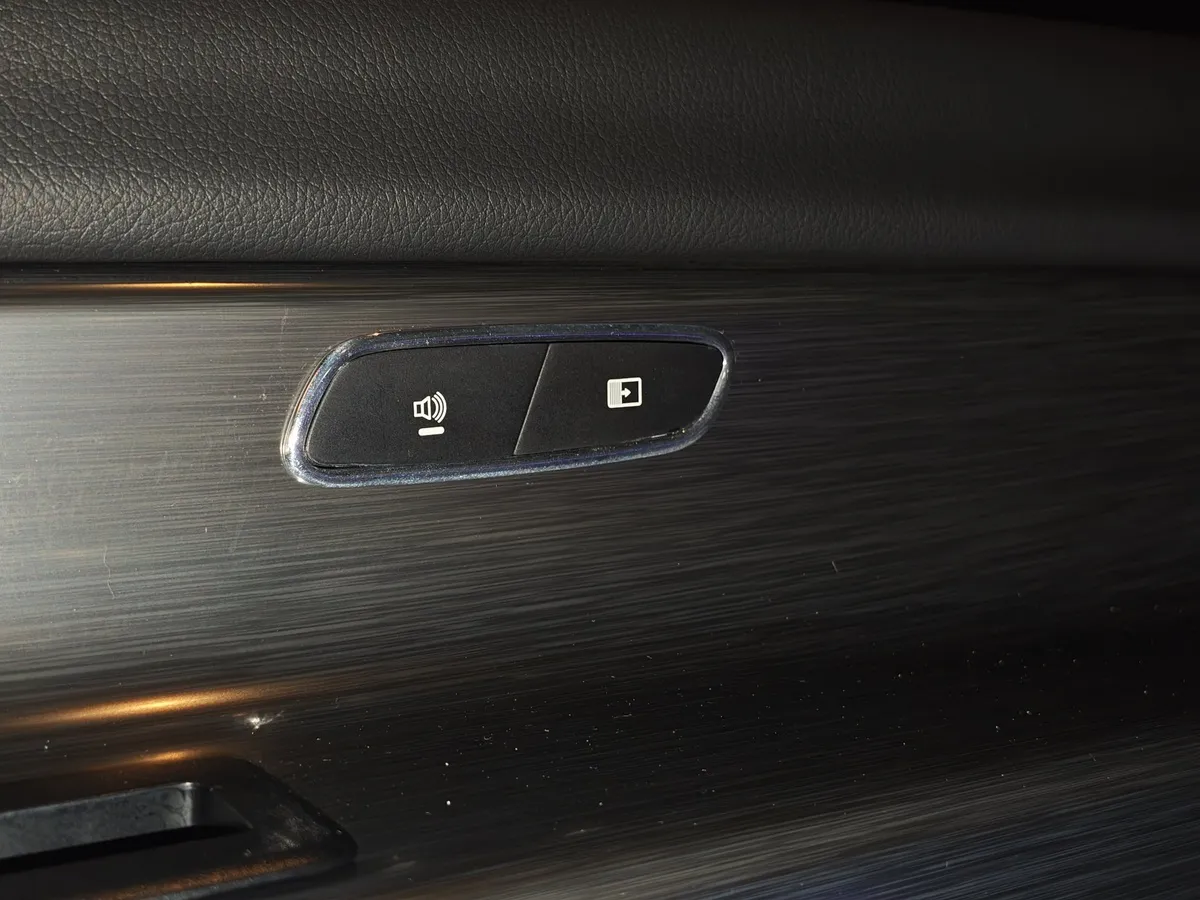 Mercedes-Benz V-Класс V 300 L3 4Motion 9G-Tronic (239 л.с.) Черный в АВИЛОН. Слайд №26