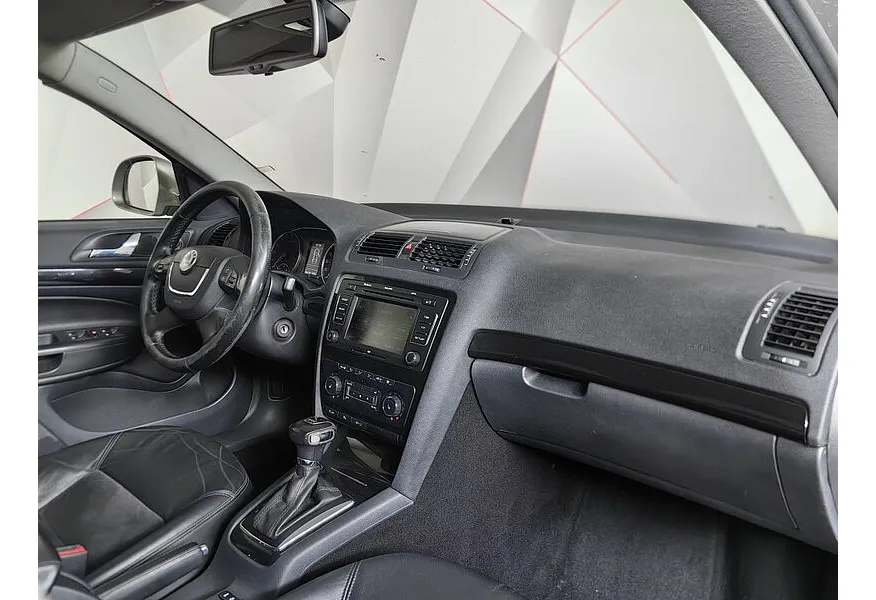 Skoda Octavia 2.0 TDI DSG (140 л.с.) Серый в АВИЛОН. Слайд №10