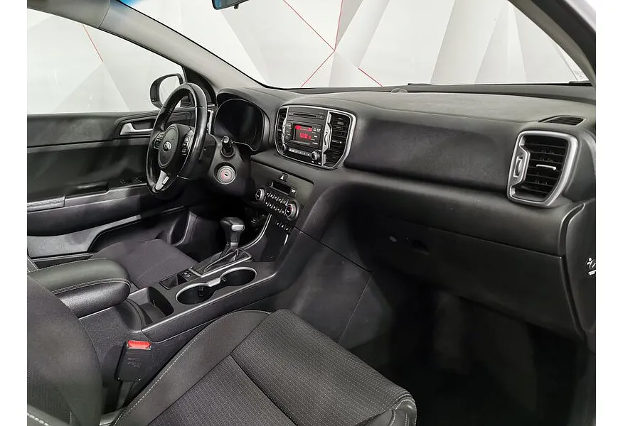 Kia Sportage 2.0 AT (150 л.с.) Comfort Черный в АВИЛОН. Слайд №13