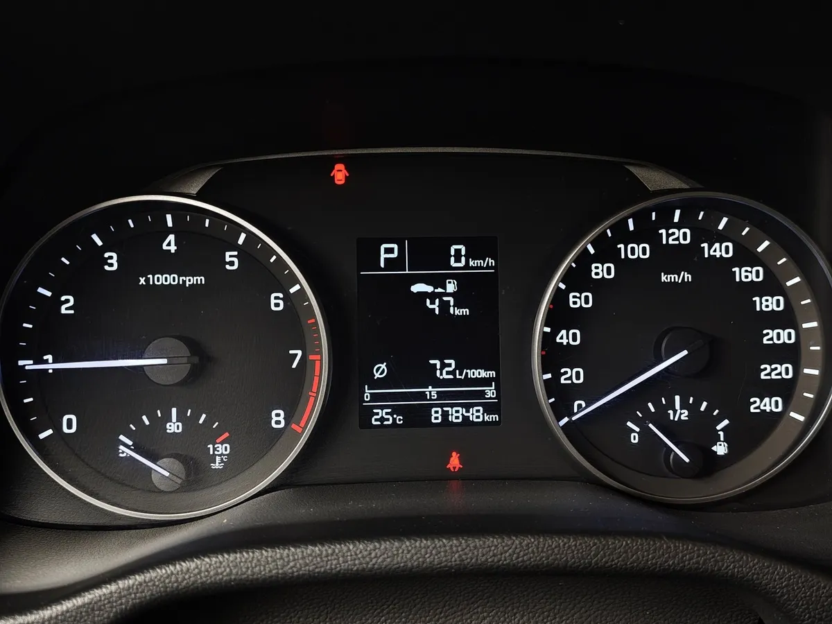 Hyundai Elantra 1.6 AT (128 л.с.) Active Красный в АВИЛОН. Слайд №17