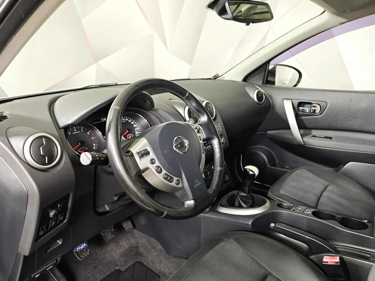 Nissan Qashqai 1.6 MT FWD (114 л.с.) Белый в АВИЛОН. Слайд №19