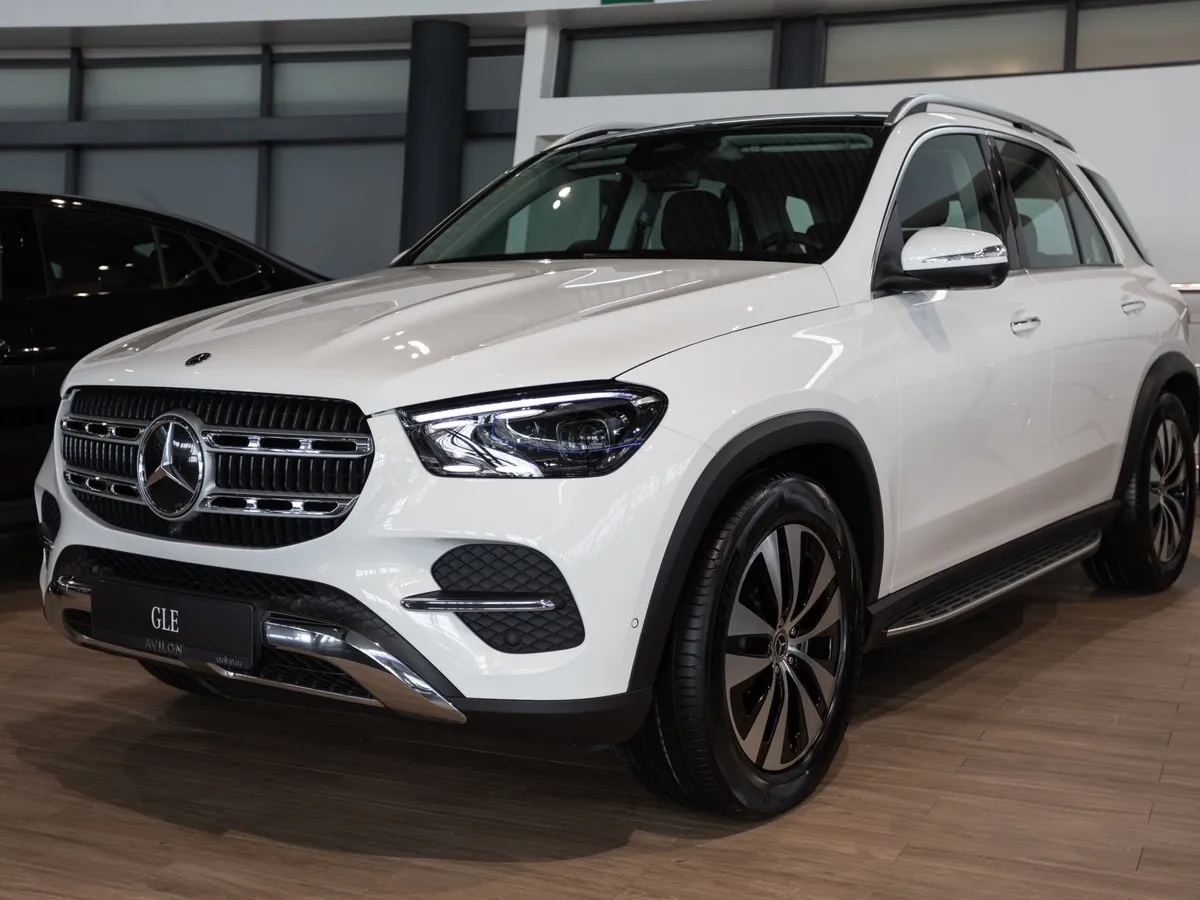 Mercedes-Benz GLE 300d 4MATIC 9G-TRONIC (269 л.с.) Белый в АВИЛОН. Слайд №1