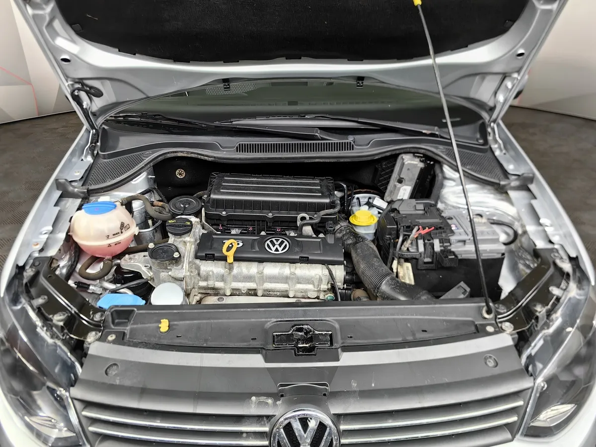 Volkswagen Polo 1.6 MPI AT (110 л.с.) Highline Серебристый в АВИЛОН. Слайд №11