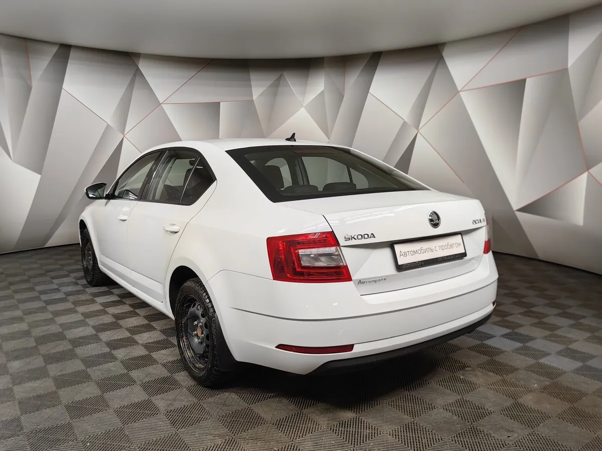 Skoda Octavia 1.6 AT FWD (110 л.с.) Style Plus Белый в АВИЛОН. Слайд №4