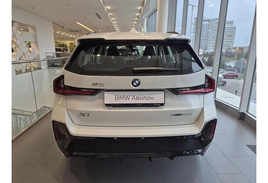 BMW X1 xDrive25 Li (204 л.с.) Белый в АВИЛОН. Слайд №4 BMW X1 xDrive25 Li (204 л.с.) Белый в АВИЛОН. Слайд №4
