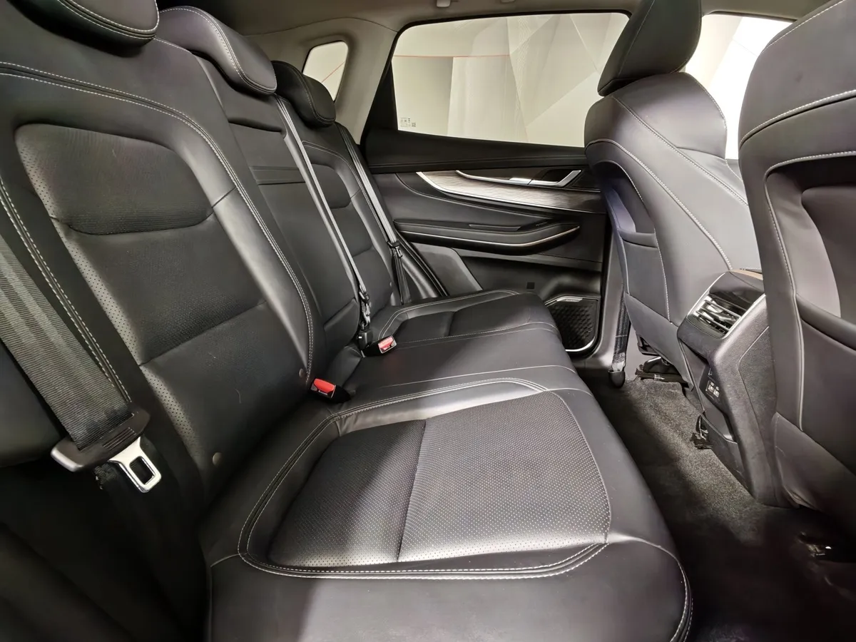 EXEED LX 1.6T DCT 4WD (150 л.с) Premium Plus Белый в АВИЛОН. Слайд №16