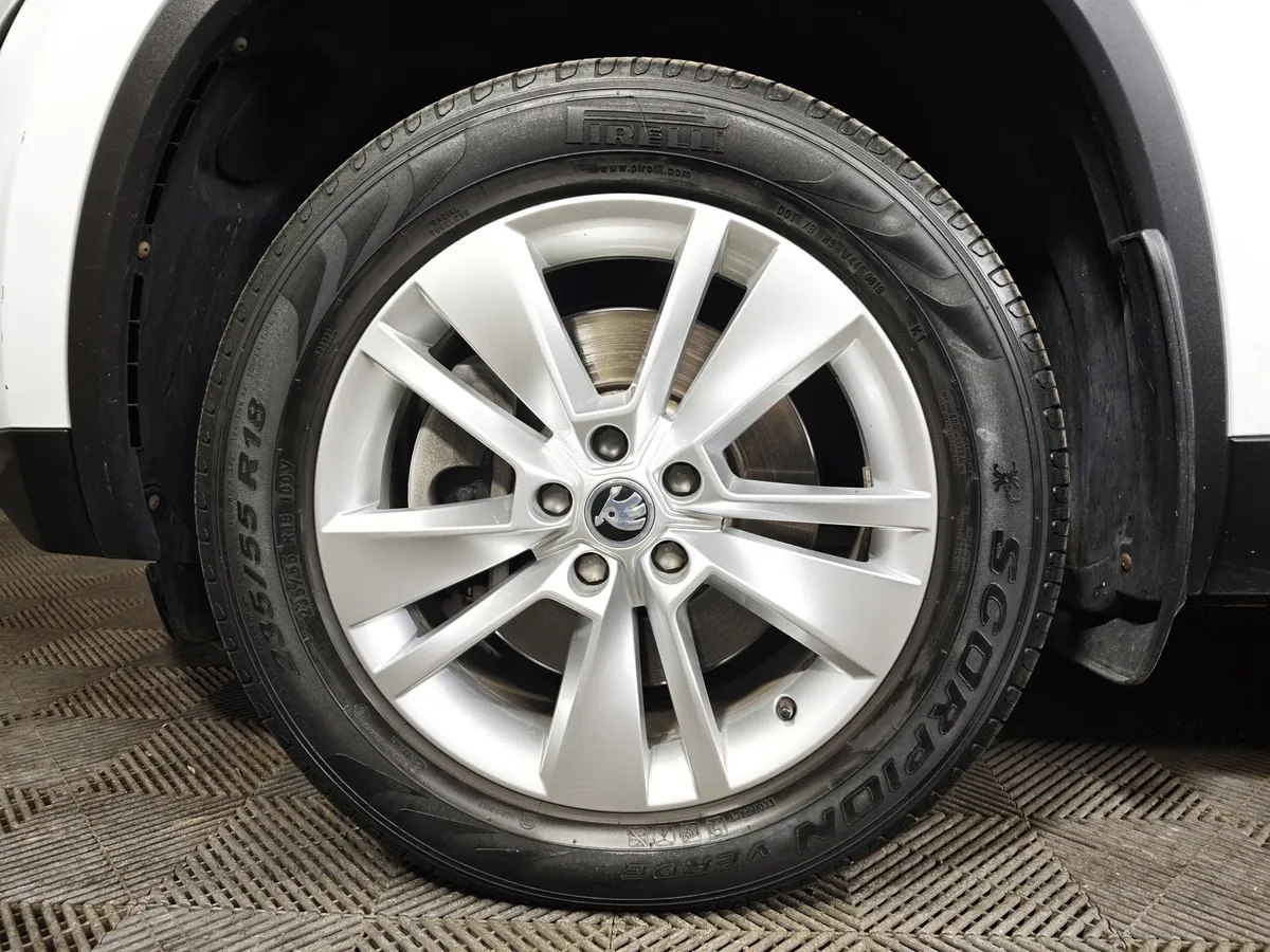 Skoda Kodiaq 2.0 TSI DSG 4X4 (180 л.с.) Белый в АВИЛОН. Слайд №9