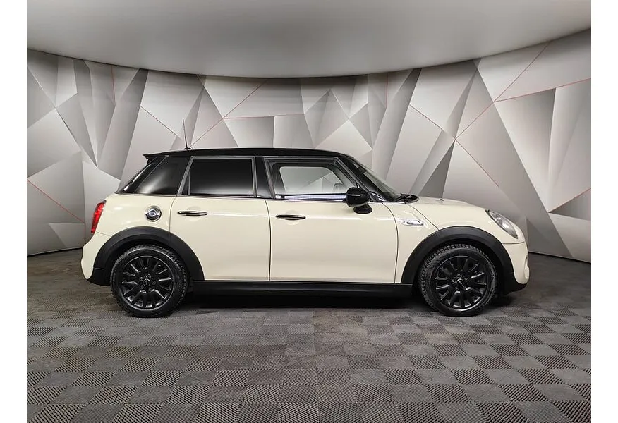 Mini 5 дверей 2.0 AT (192 л.с.) Белый в АВИЛОН. Слайд №6