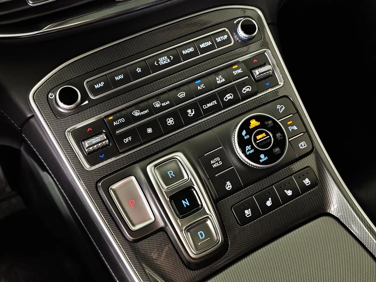 Hyundai Santa Fe 3.5 AWD 8AT (249 л.с.) High-Tech Exclusive Белый в АВИЛОН. Слайд №24