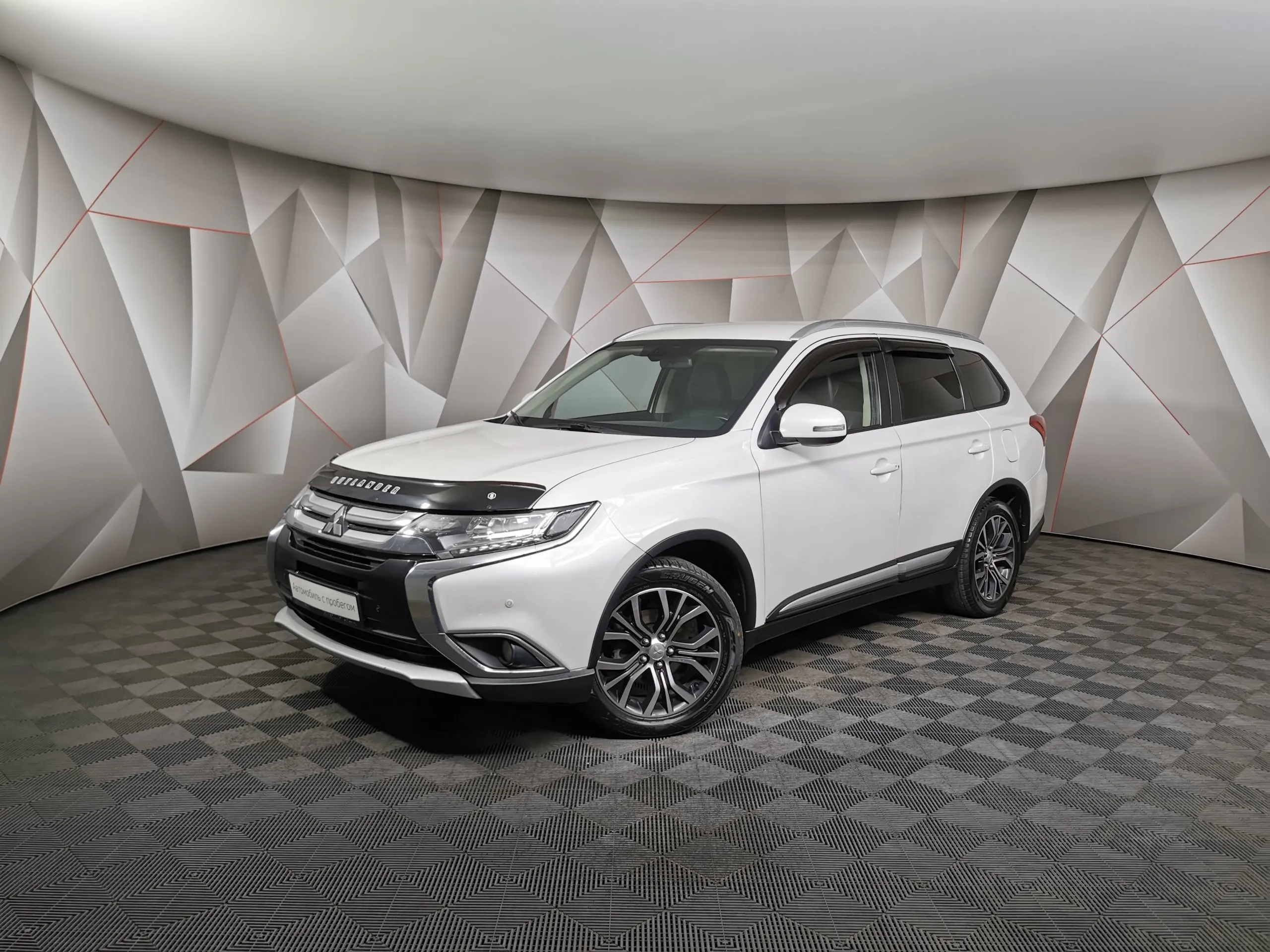 Mitsubishi Outlander 2.0 CVT 4WD (146 л.с.) Белый в Москве № ТИ-UY37101.  Купить Mitsubishi Outlander III Вариатор Бензиновый с пробегом 229396 км.  Цена 2012500