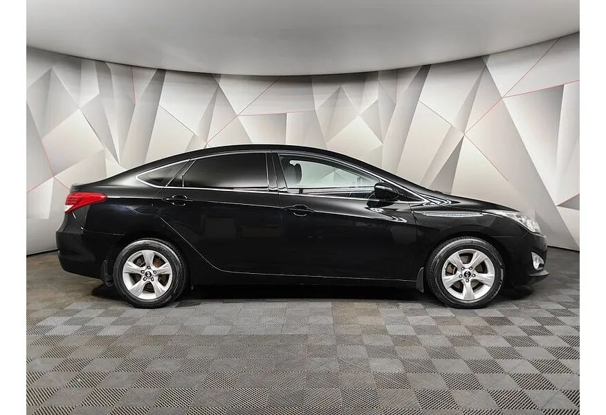 АВИЛОН - Hyundai i40 2.0 AT (150 л.с.) Comfort Черный - slide 3