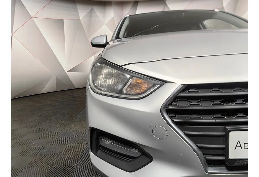 Hyundai Solaris 1.6 MT (123 л.с.) Серебристый в АВИЛОН. Слайд №10