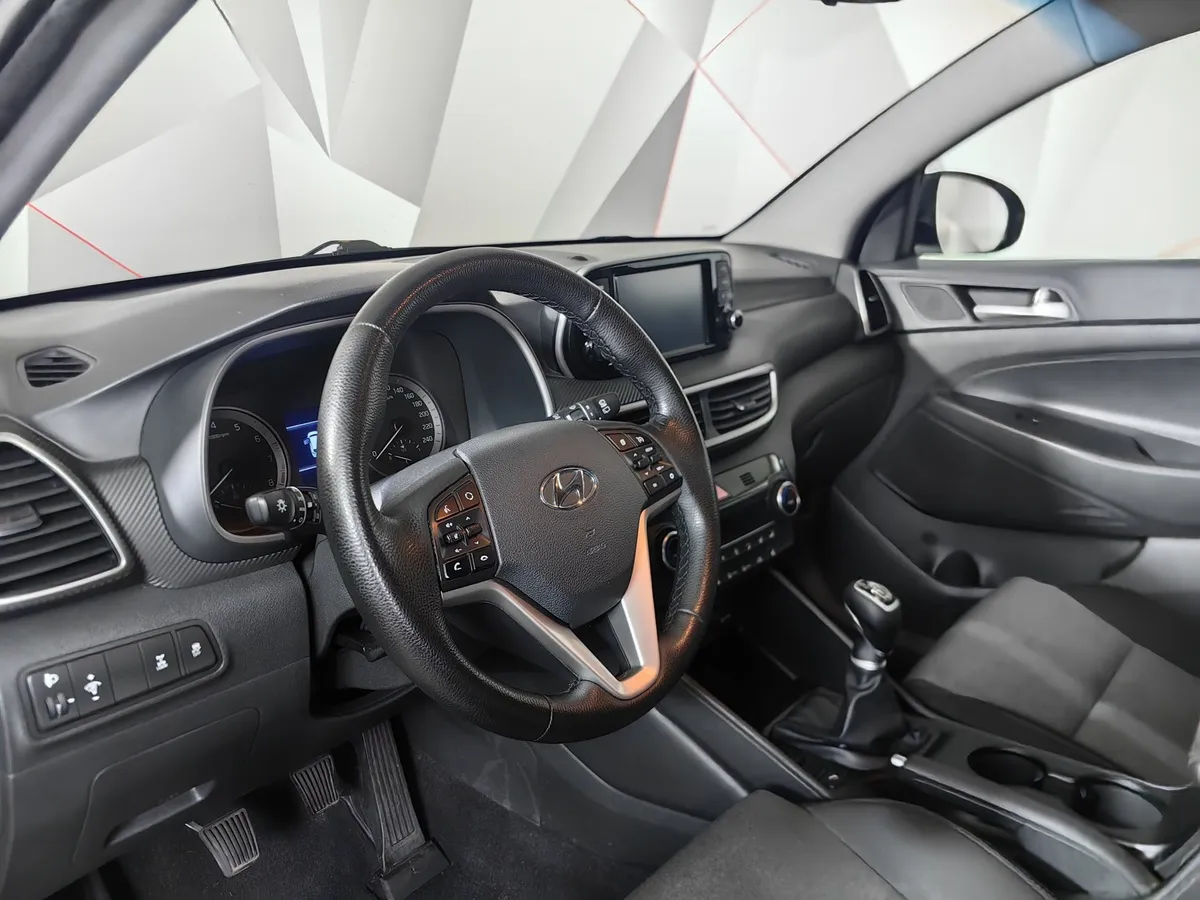 Hyundai Tucson 2.0 (150 л.с.) MPi-6MT-4WD Family Серый в АВИЛОН. Слайд №19