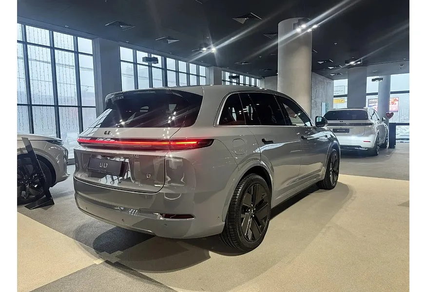 Li Auto L7 1.5 AT 4WD (449 л.с.) Ultra Голубой в АВИЛОН. Слайд №5
