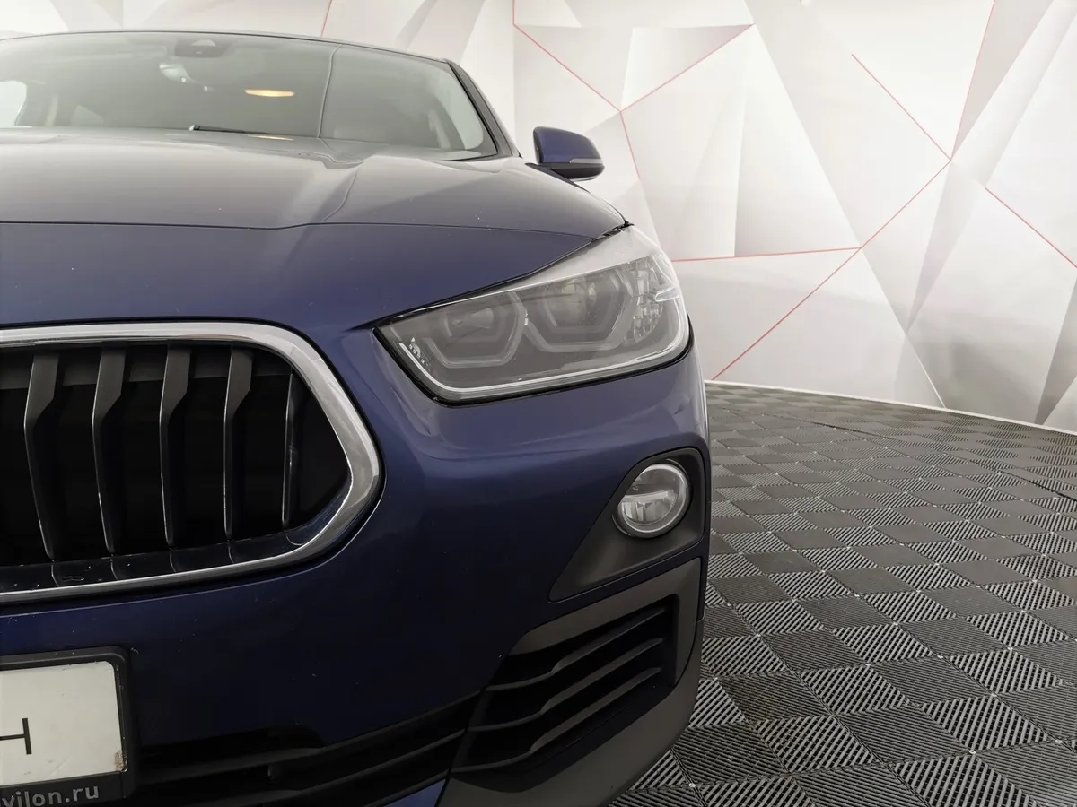 BMW X2 18i sDrive AMT (140 л.с.) Advantage Синий в АВИЛОН. Слайд №8